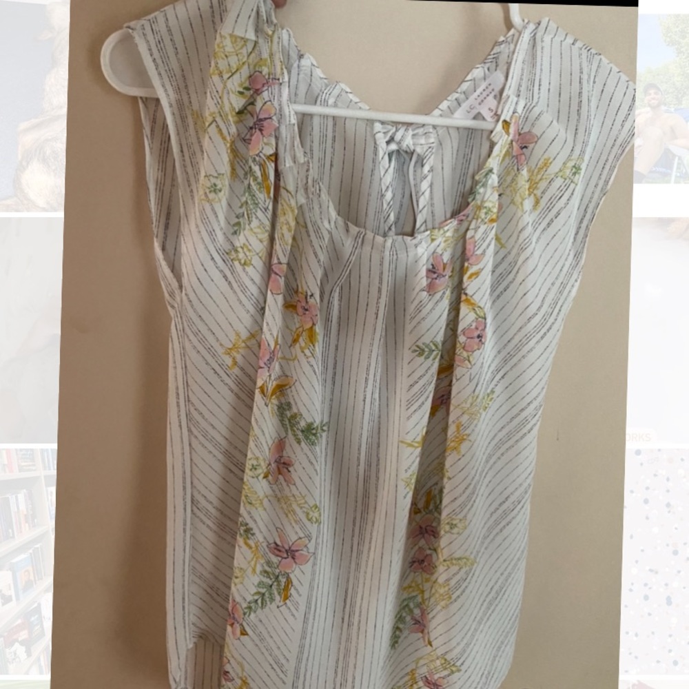 NEVER BEEN WORN floral print blouse